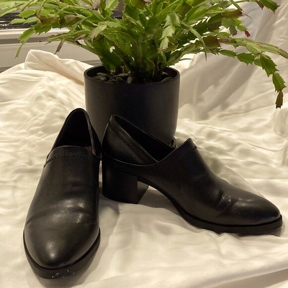 Life Stride Shoe Bootie - Picture 1 of 8